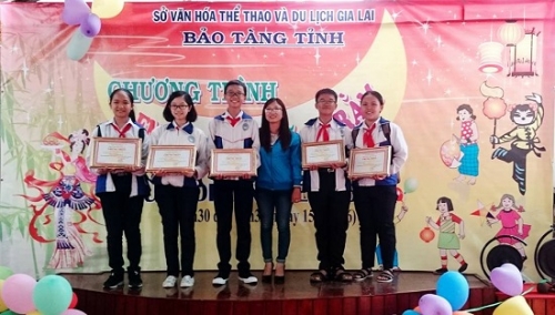 Trường THCS Phạm Hồng Thái hưởng ứng ngày lễ Trung thu cho thiếu nhi năm học 2016-2017