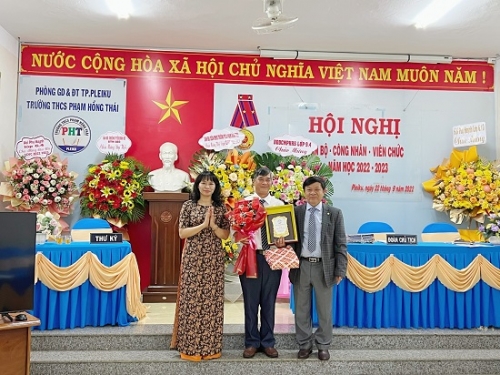 Trường THCS Phạm Hồng Thái tổ chức Hội nghị CB- CN-VC năm học 2022 – 2023