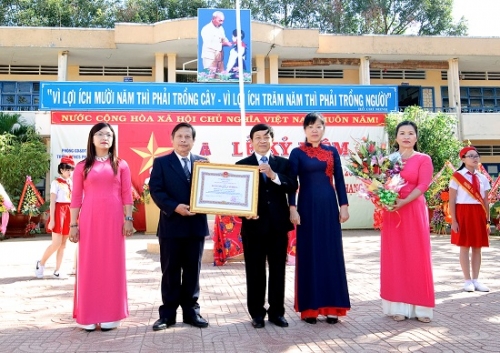 Lễ kỷ niệm 40 năm ngày thành lập Trường(1975-2015)  và đón nhận Huân chương Lao động hạng nhì